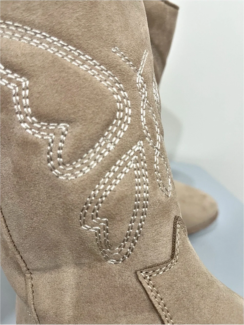 Old Navy Girls Tan Faux Suede Western Cowboy Boots Size 5 Youth Embroidered